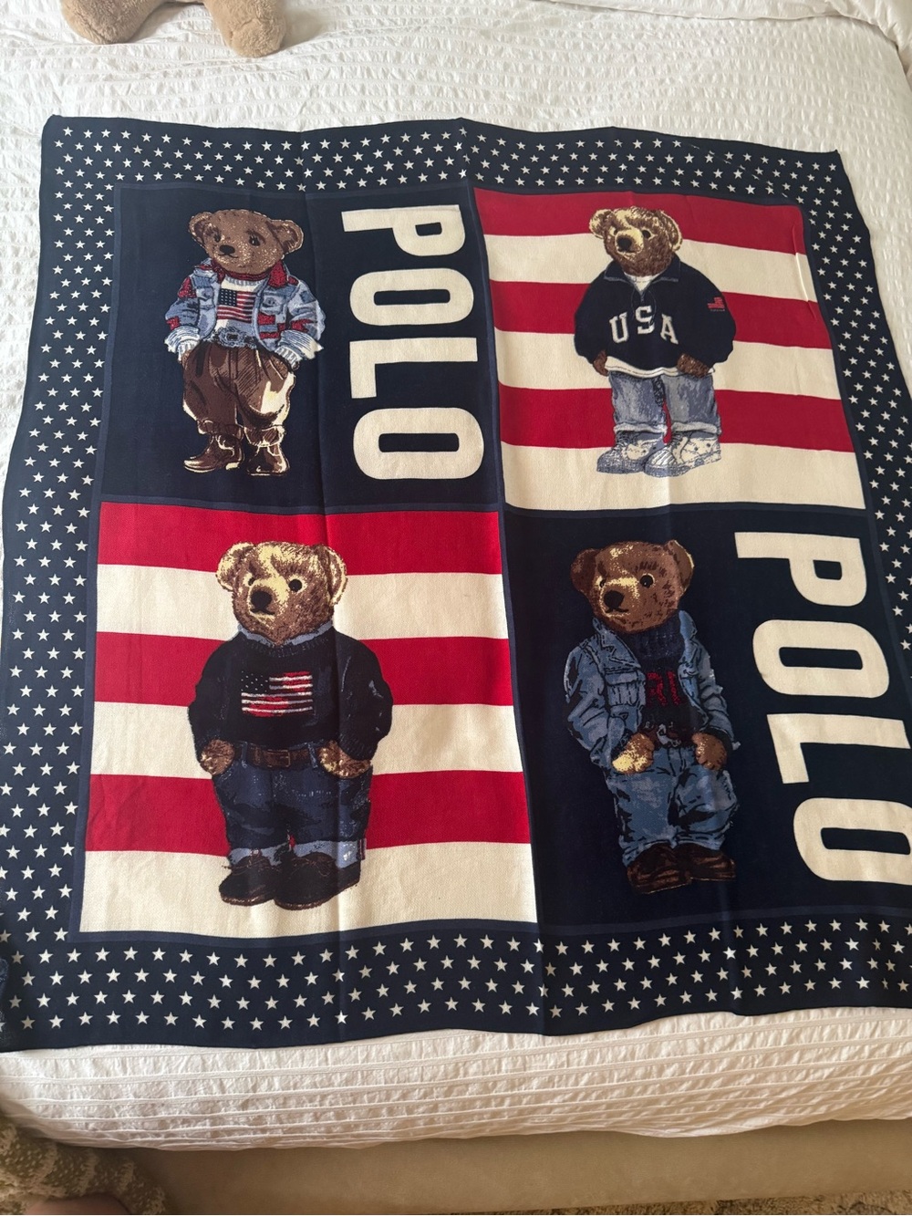 Women Polo Bear Flag Scarf
Polo Ralph Lauren